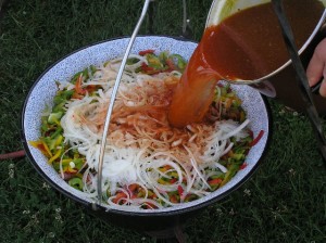 Mehr über den Artikel erfahren Eisstock: Herren-Turniere rund ums Kesselgulasch