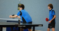 Tischtennis: 1. Jugendmannschaft verliert 0:6 gegen starken Tabellenführer aus Biebrich Tischtennis: 1. Jugendmannschaft verliert 0:6 gegen starken Tabellenführer aus Biebrich