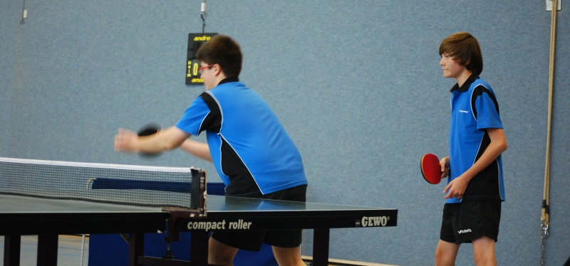 Mehr über den Artikel erfahren Tischtennis: 1. Jugendmannschaft verliert 0:6 gegen starken Tabellenführer aus Biebrich