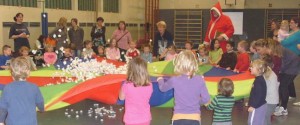 Read more about the article Der Nikolaus zu Besuch im Kinderturnen