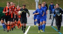Premiere misslungen: 1. Mannschaft unterliegt zur Kunstrasen-Einweihung dem SSV Frohnhausen 1:4 Premiere misslungen: 1. Mannschaft unterliegt zur Kunstrasen-Einweihung dem SSV Frohnhausen 1:4