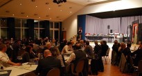 Travestie, Tanz und Tombola zum Jahresabschluss