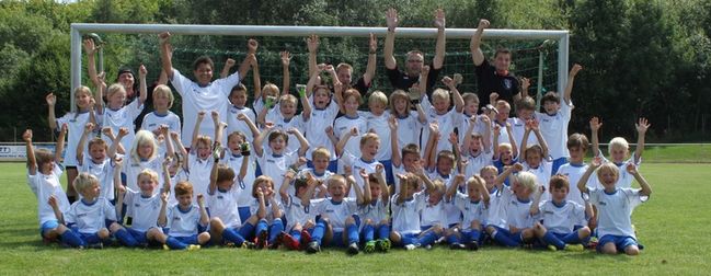 Du betrachtest gerade Drei Tage Fußball-Spaß total: RSV-Camp setzt Maßstäbe