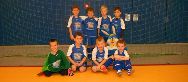 Du betrachtest gerade Hallenturniere der Fußball-Jugend in Biskirchen: F-Jugend holt sich den Titel
