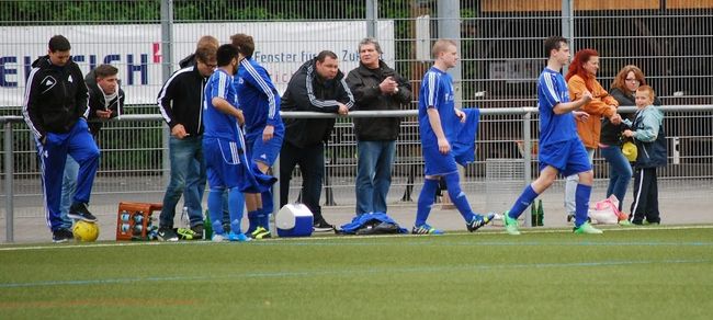 Read more about the article Fußball vom Sonntag: Dramatik pur im A-Liga-Keller