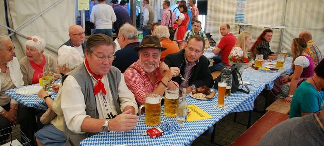 Mehr über den Artikel erfahren 2. Büblingshäuser Oktoberfest: Zahlreiche Besucher feiern ausgelassen