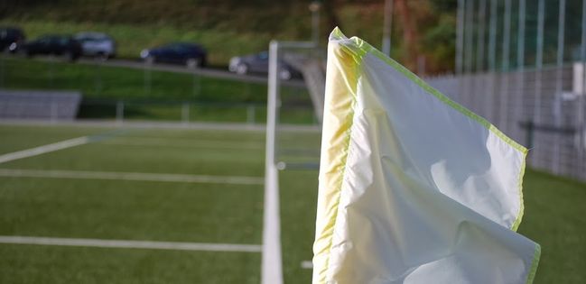 Du betrachtest gerade Gruppenliga: Kinzenbach macht kurzen Prozess – Zweite erleidet bitteren Rückschlag