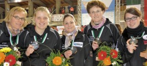 Read more about the article Eisstock-WM: Rebecca Jüngel holt Bronze mit Deutschland
