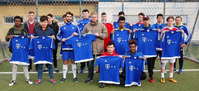 Du betrachtest gerade A-Jugend spielt demnächst in neuen Trikots