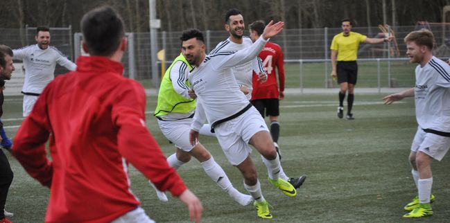 Mehr über den Artikel erfahren Varli trifft in Minute 95: RSV holt 0:3-Rückstand gegen Schröck auf