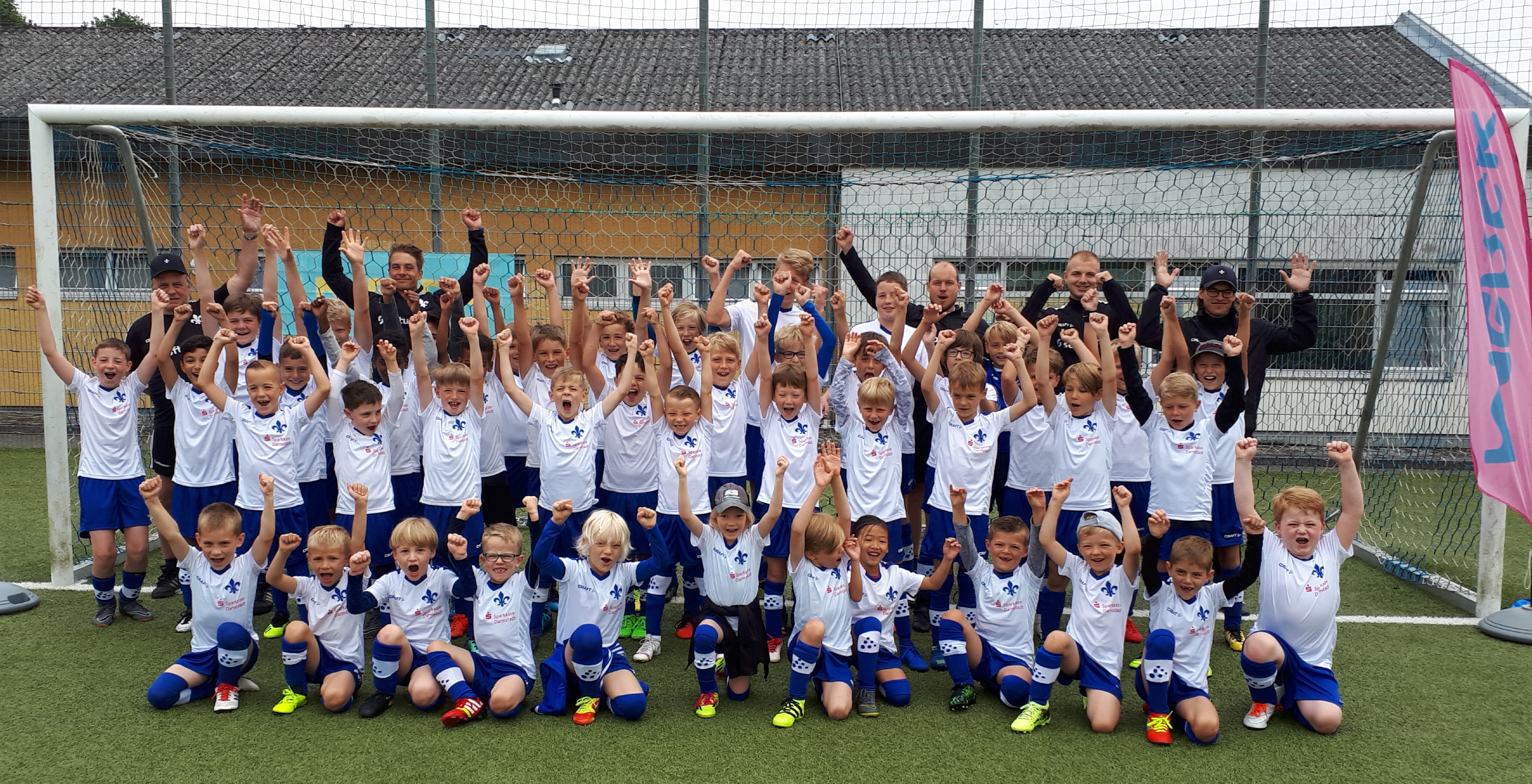 You are currently viewing Lilien-Fußball-Camp 2019: 50 Kinder kicken 4 Tage mit Riesenspaß beim RSV