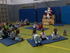 Read more about the article Kinderturnen: Mit dem Nikolaus in die Weihnachtsferien