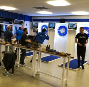 Mehr über den Artikel erfahren Darts: Oberliga-Team feiert furiosen 1. Saisonsieg