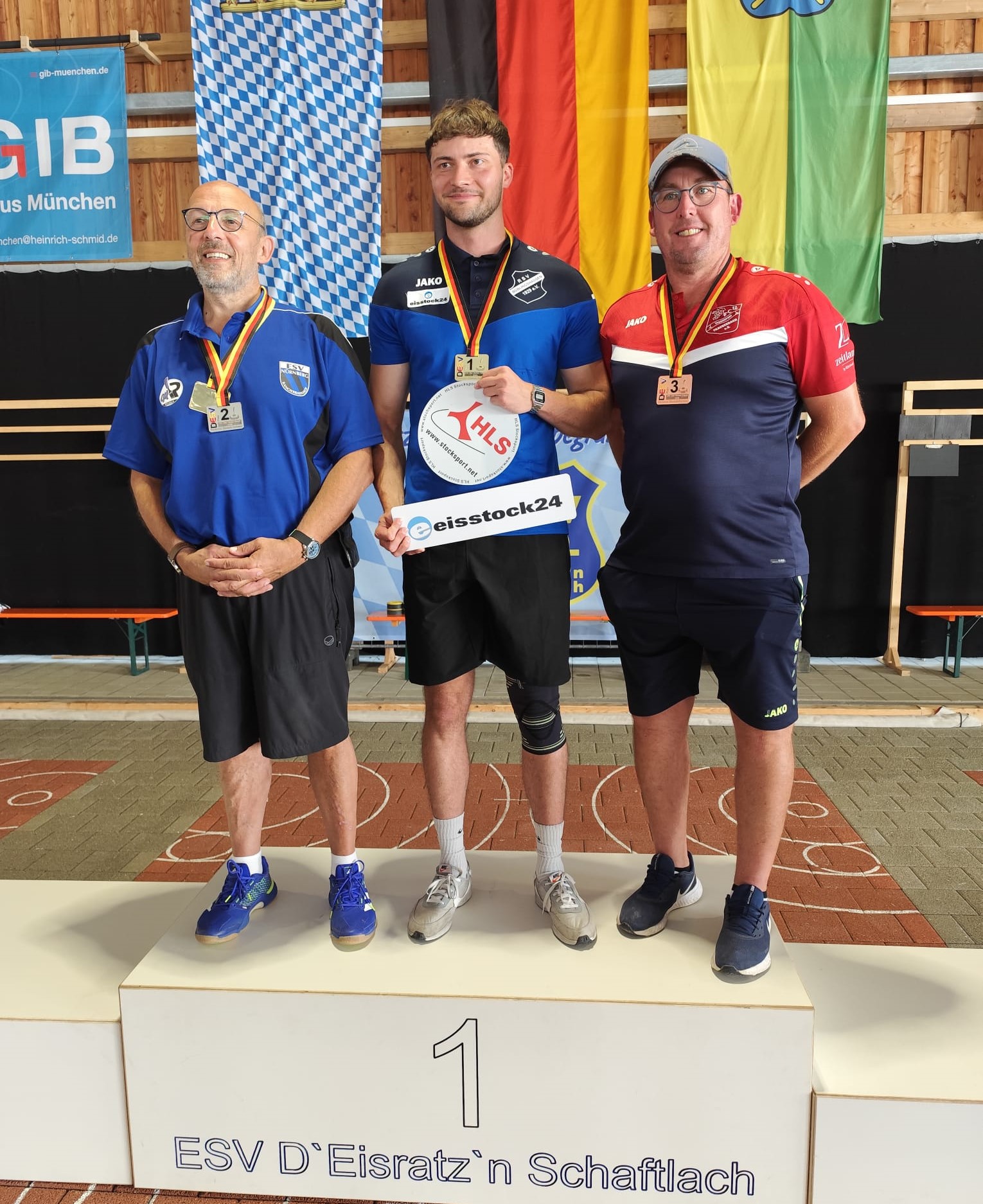 Du betrachtest gerade Eisstock: Marcel Porst ist deutscher Meister – Silber und Bronze für Andrea Rink und Ann-Kathrin Philipps