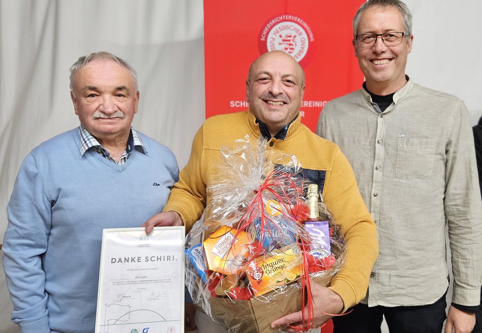 Du betrachtest gerade RSV-Schiedsrichter Vito Lafata erhält DFB-Auszeichnung „Danke Schiri“