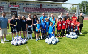 Mehr über den Artikel erfahren Stadt Wetzlar: RSV erhält Fairtrade-Bälle